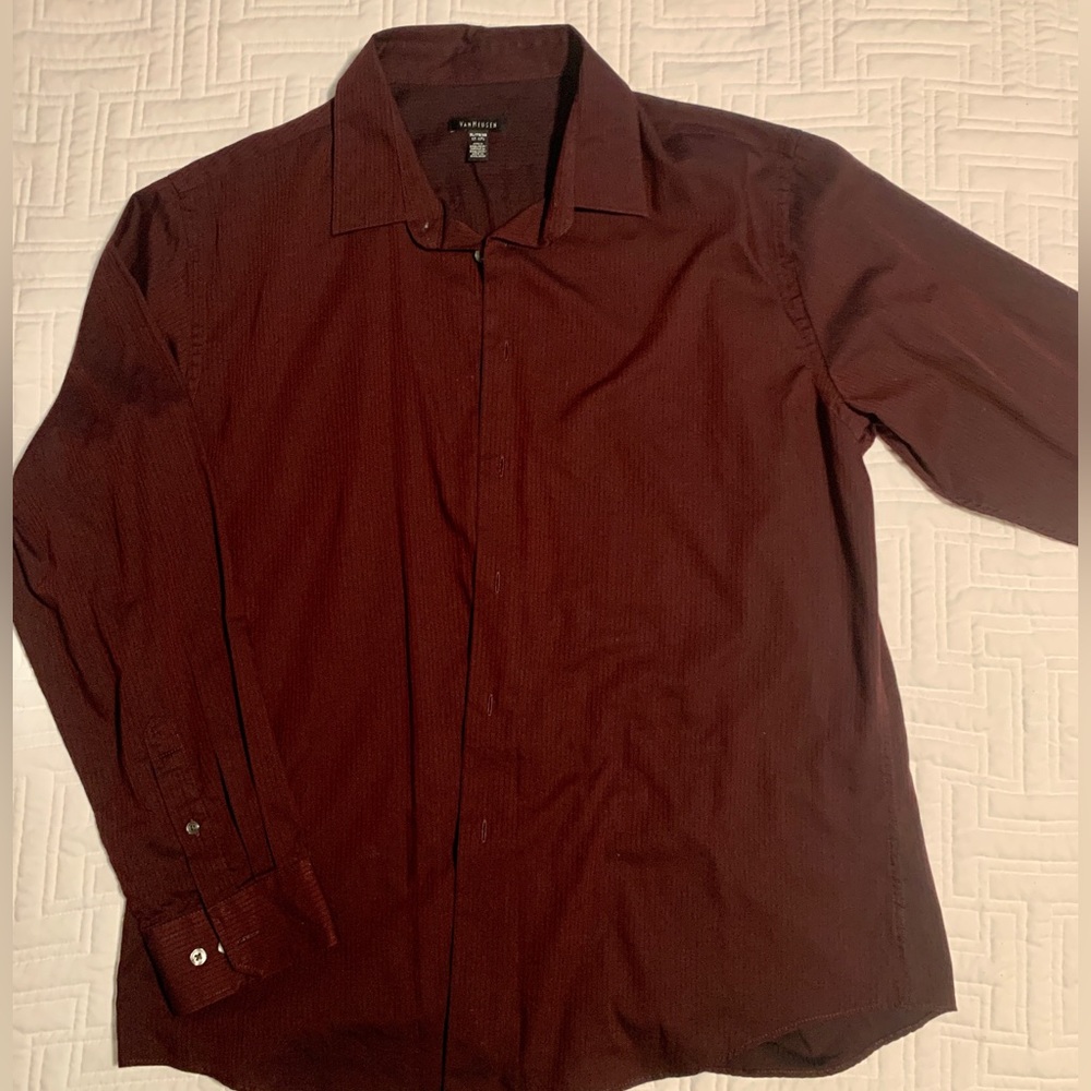 Like new Van Heusen dress shirt - Size XL (17-17 1/2 neck)
